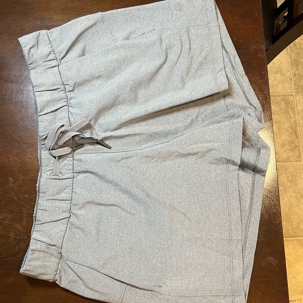 Size 8 Lululemon gray shorts, never worn great condition
